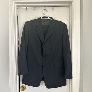 Barry men suit pants are size 40/32